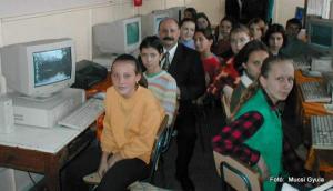 Gyerekek és számítógépek gyűrűjében - Mucsi Gyula, a Csángó Karácsony ihletője
